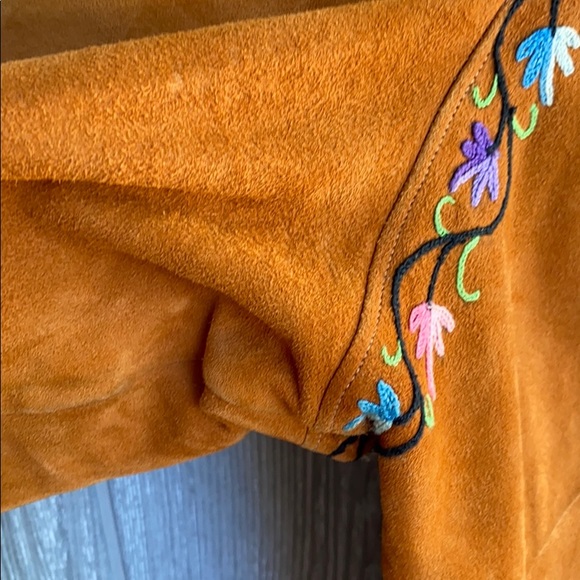 SOLD Vintage 70’s Suede Boho Floral Embroidered - Picture 14 of 16